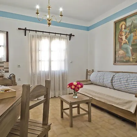 Apart-hotel Philoxenia 3*