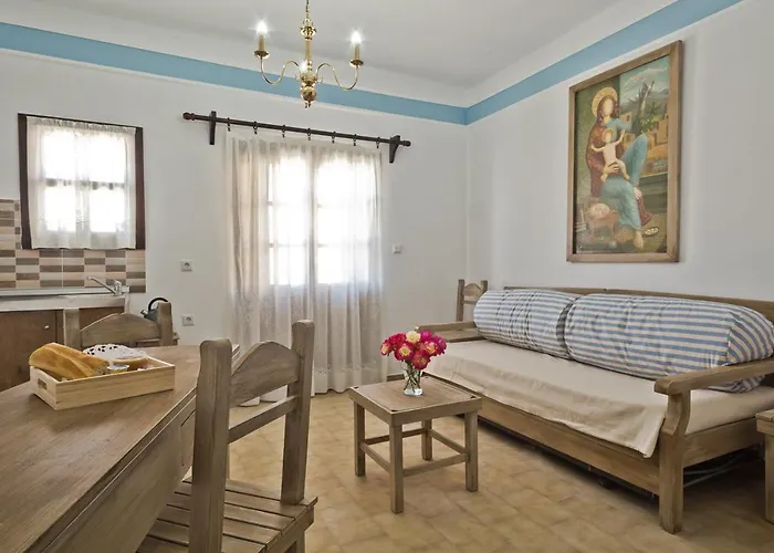 Apart-hotel Philoxenia 3*